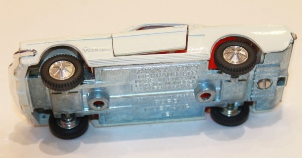Dinky Toys England Ford Mustang Fastback 1966 DieCastmodel in original box (8261)